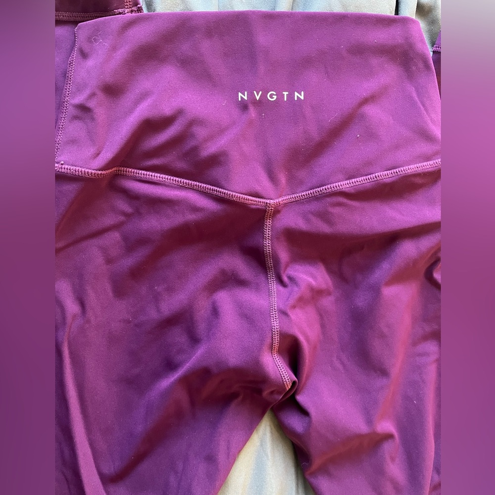 NVGTN Plum Signature 2.0 leggings